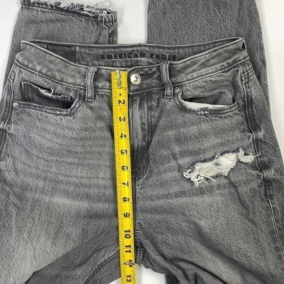American Eagle Distressed Mom Jean High Rise Black Size 4 Short - Picture 9 of 14